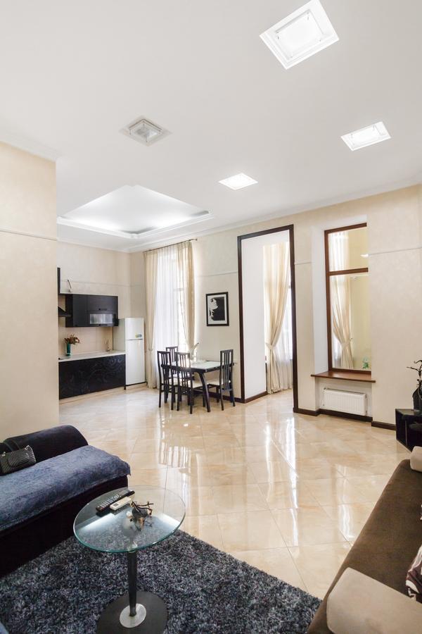 Downtown Prestige Apartment Odessa Exteriör bild